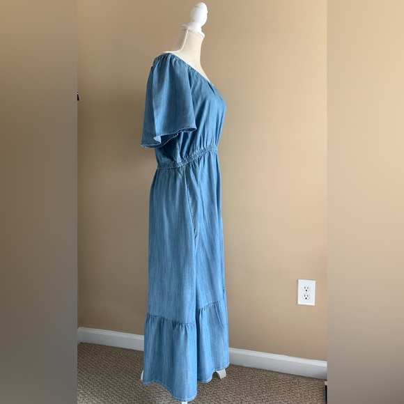 Off Shoulders Dress - Picture 3 of 6